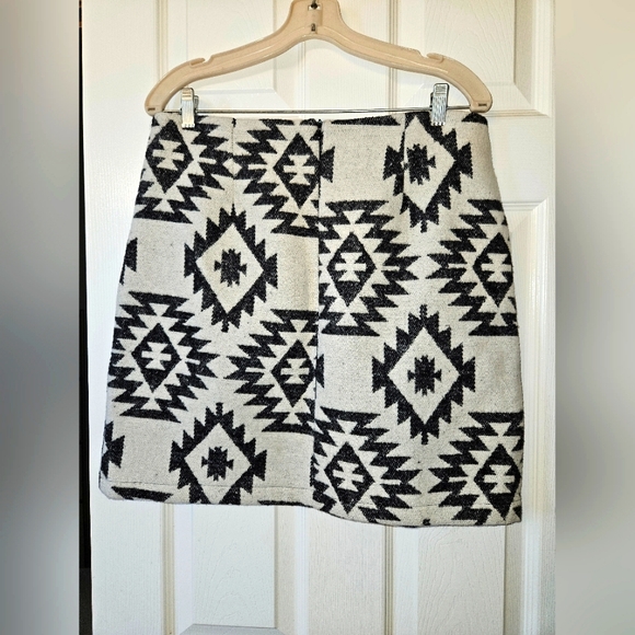 Aztec Print Mini Skirt - Picture 2 of 2